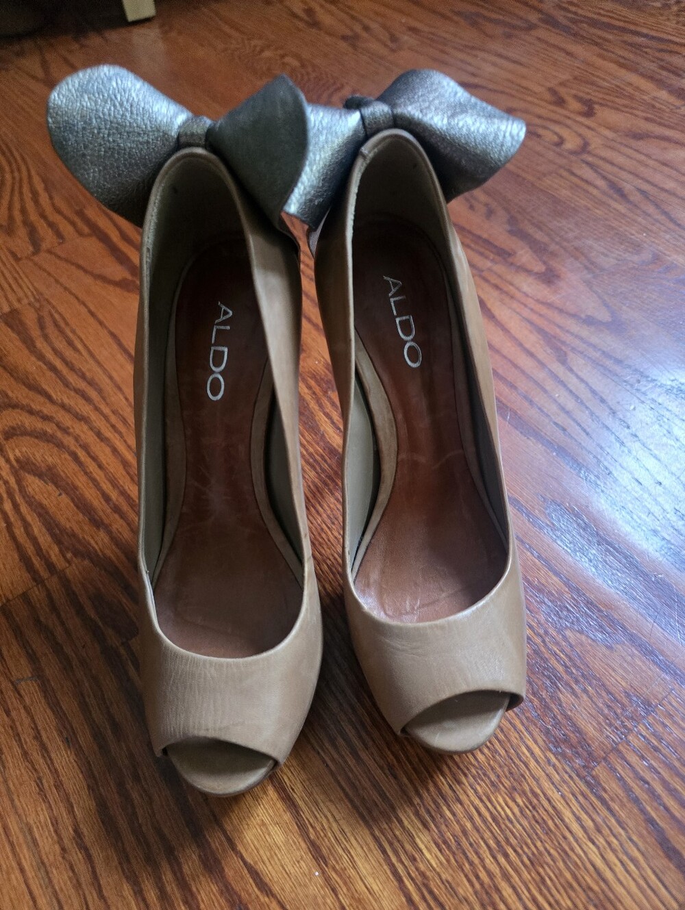 ALDO Tan Leather Peep Toe Platform Pumps Metallic Pewter Bow Heels 37